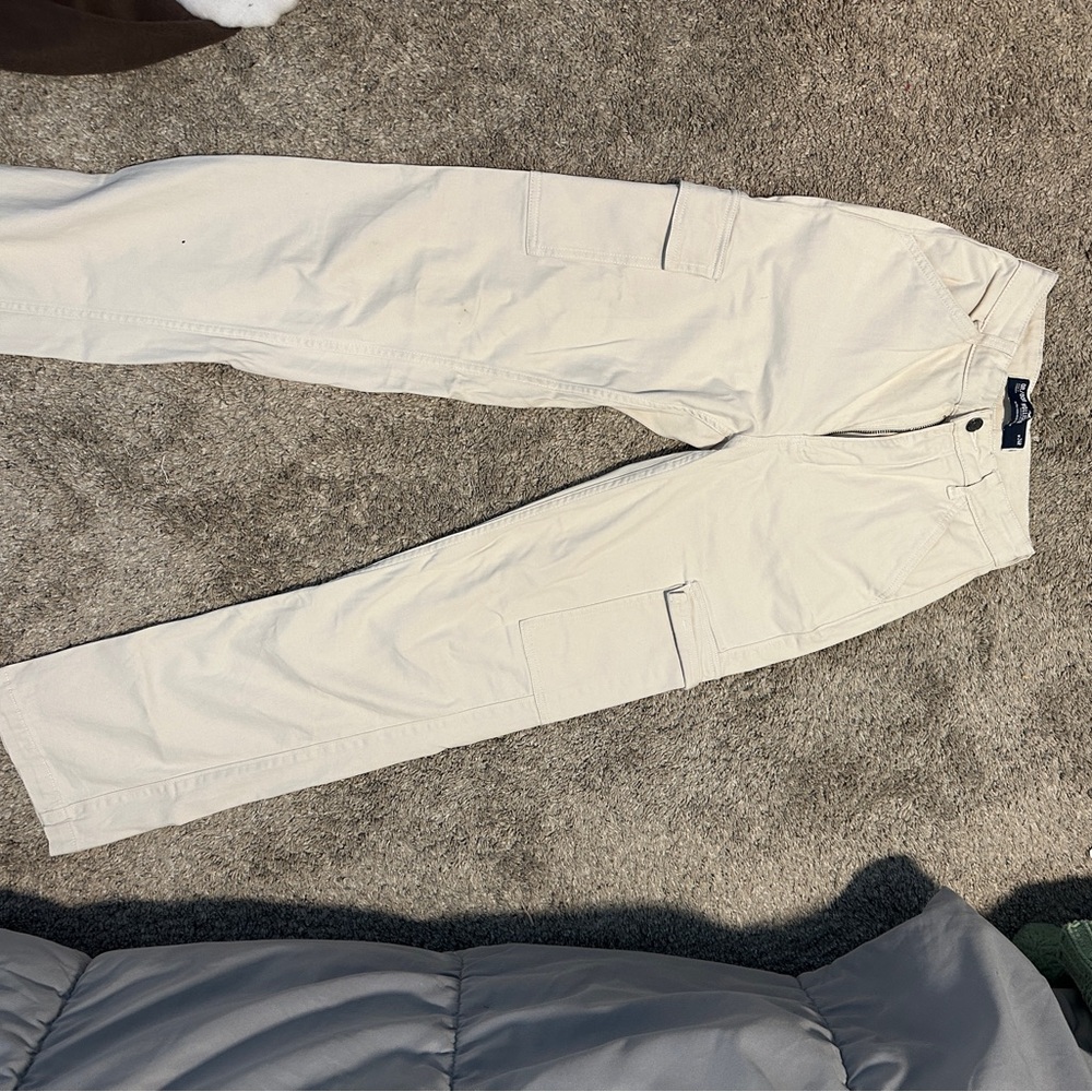 Women’s Cream Cargo Pants